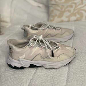 adidas Originals Women's Athletic Shoes - White and Pink